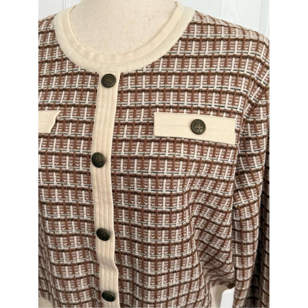 Hunter French Ribbed-Hem Button-Front Sweater - Picture 11 of 13